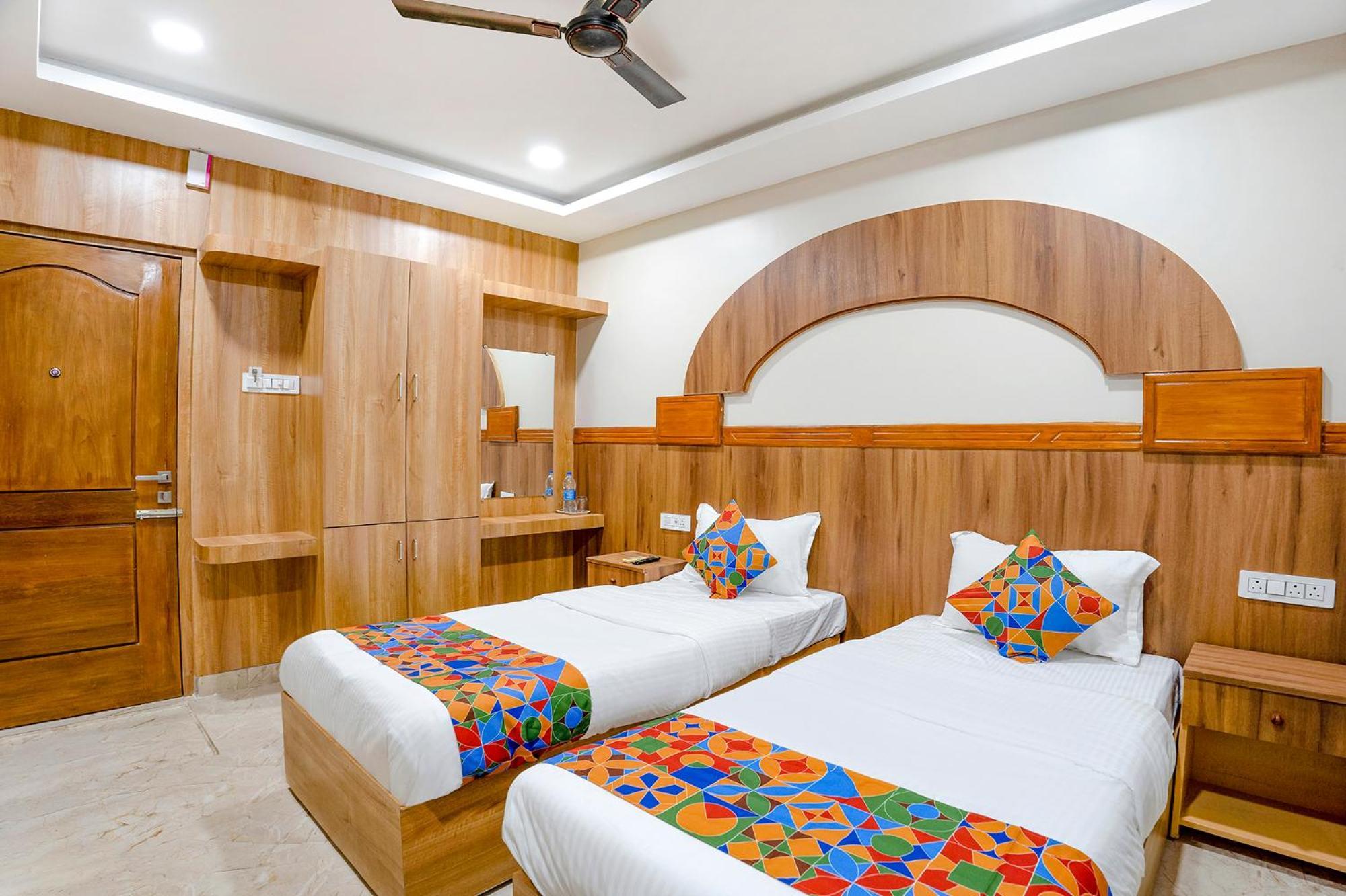 Hotel Fabhotel Wooden Park - Nr Dlf It Park, Ramapuram